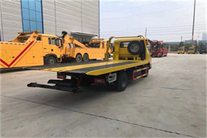 余干非事故拖车